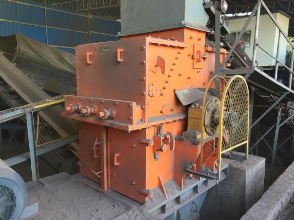 張家口市坤惠高鉻復合錘頭在石料廠破碎礦山石